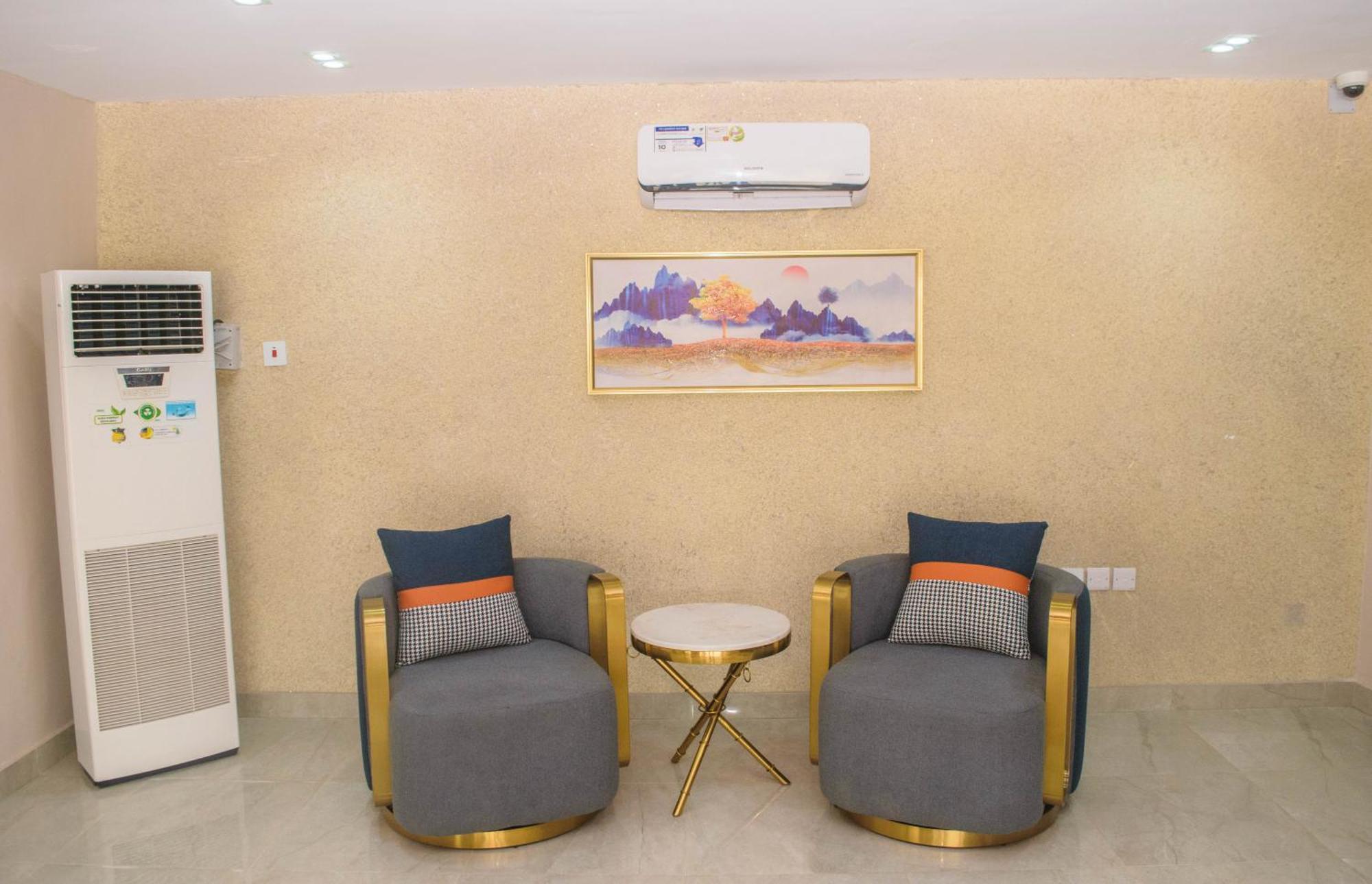 Blue Orange Hotel And Towers Shomolu Bagian luar foto